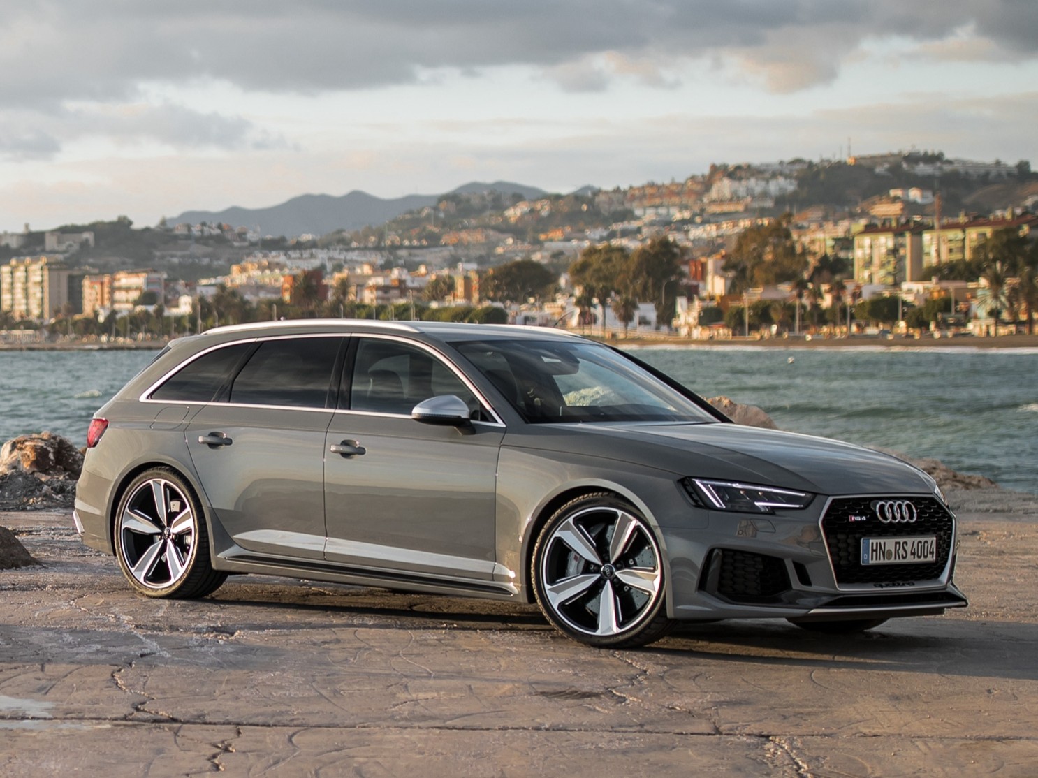 Audi RS4 Avant 450hp (Automatic)